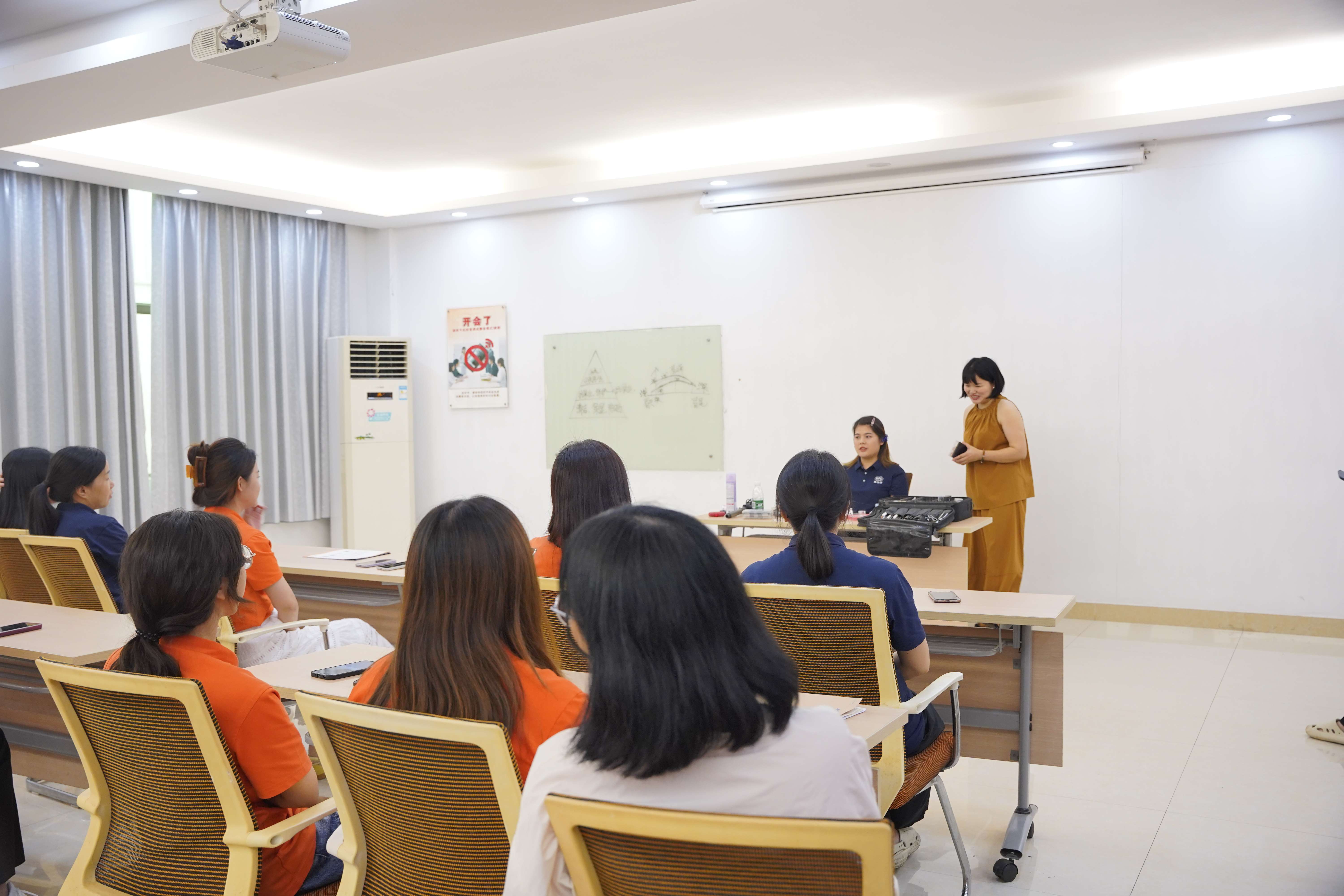 “妝”屬美麗 賦能職場！粵佳信公司通勤化妝培訓(xùn)活動圓滿結(jié)束~